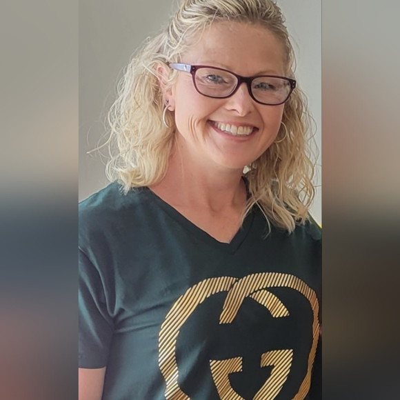 Meet your Posher, Christie - Picture 7 of 8